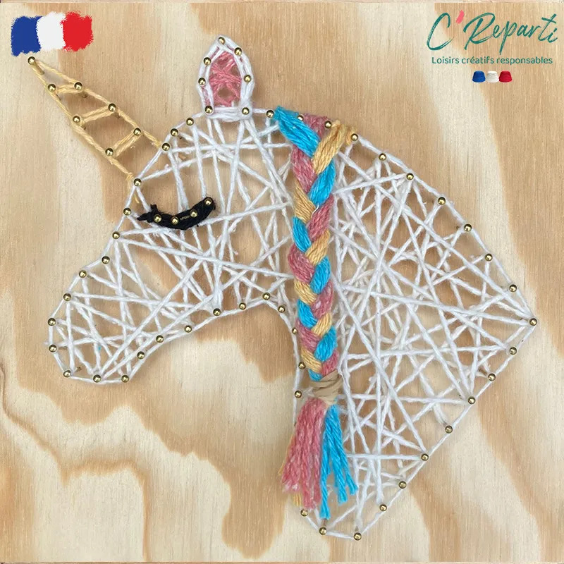 kit string art licorne avec une natte